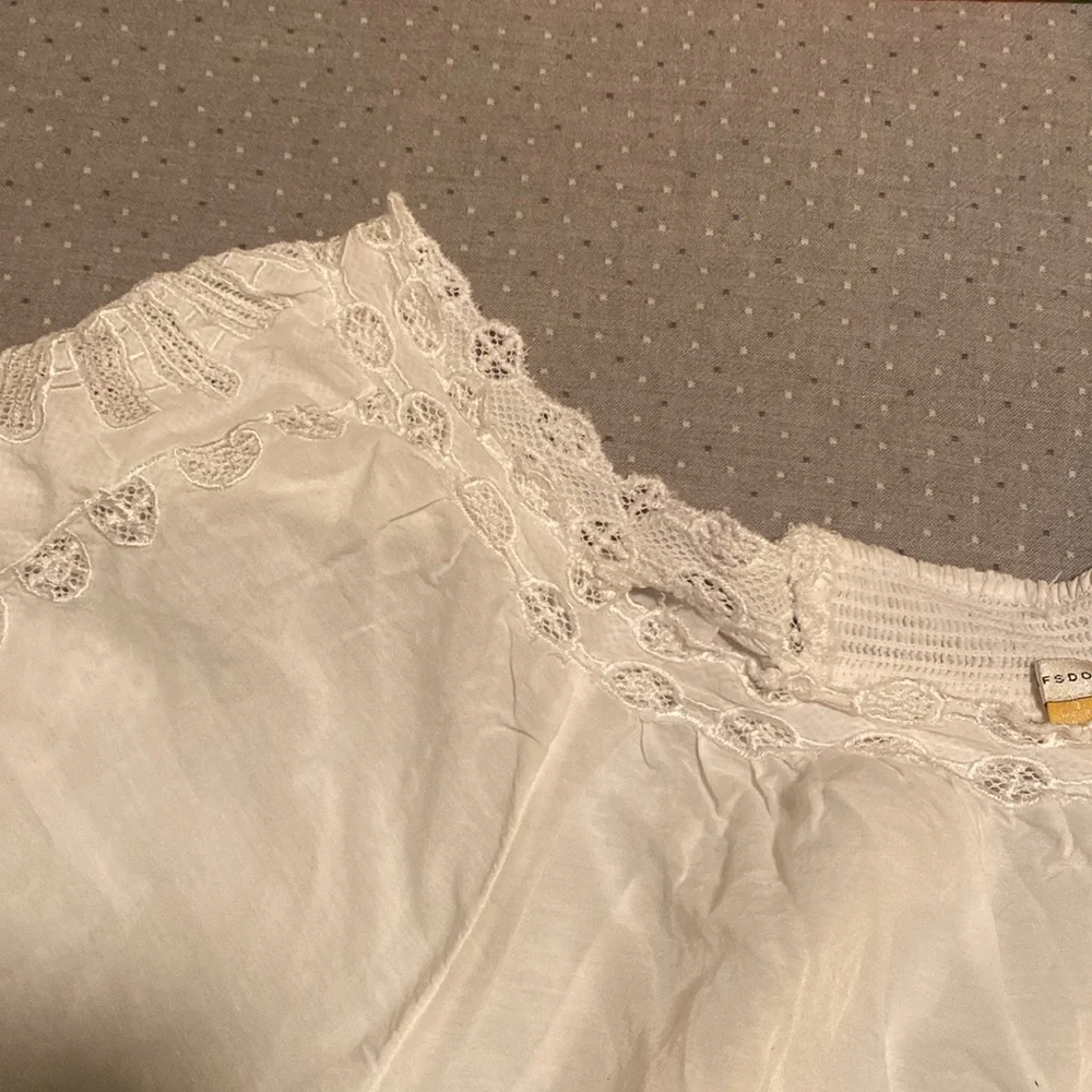 Anthropologie White Off-Shoulder Peasant Blouse